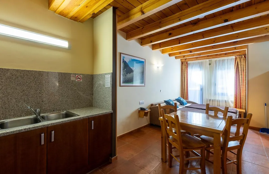 Apartaments Sant Moritz-1